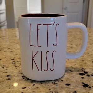 Rae Dunn Let's Kiss Mug NEW